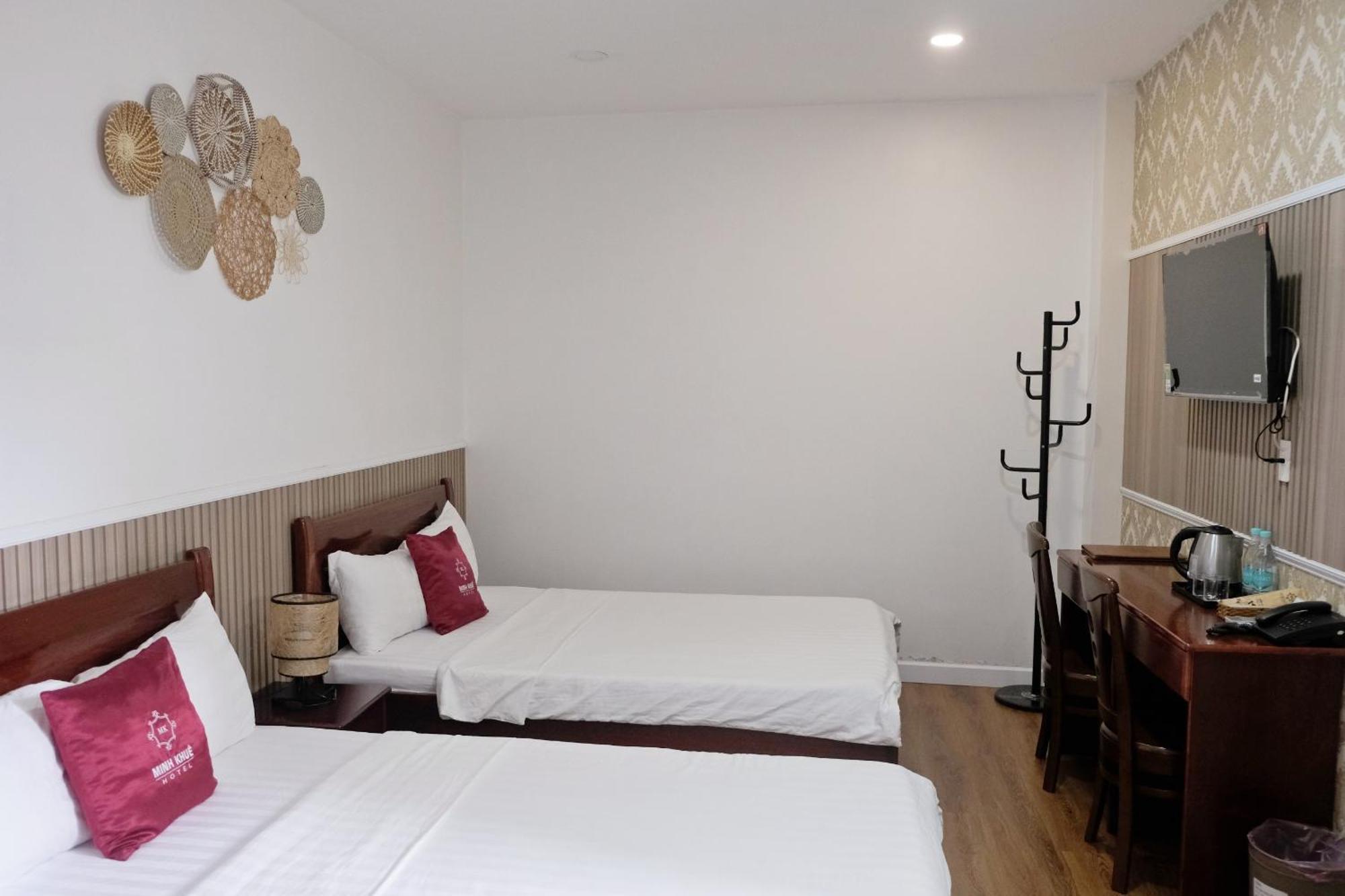 Minh Khue Hotel Vinh Long Exterior photo