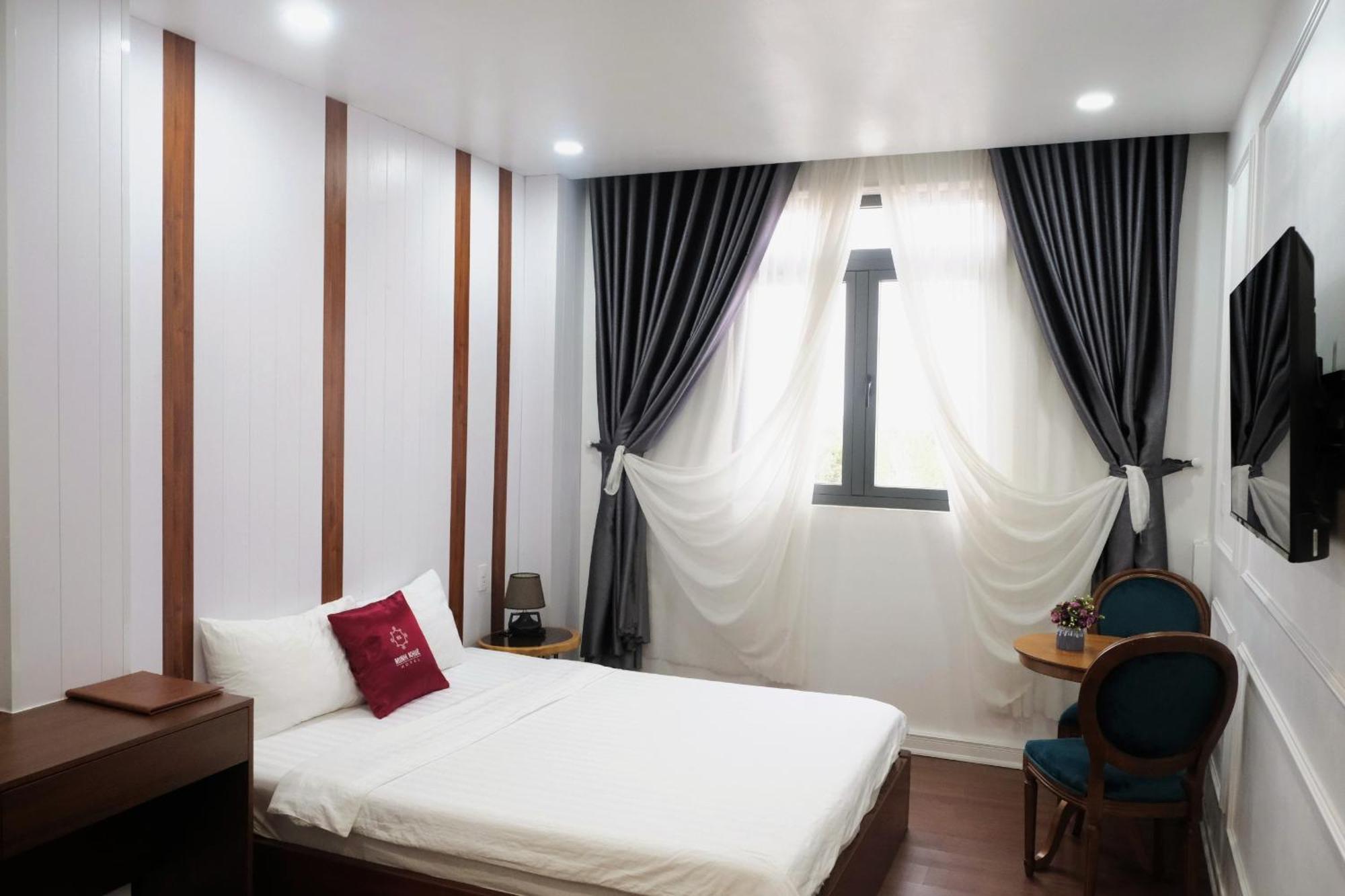 Minh Khue Hotel Vinh Long Exterior photo